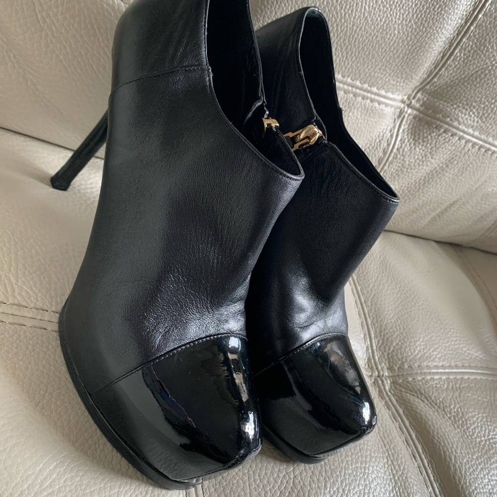 Yves Saint Laurent Paris Black Leather Tribtoo Ankle Boots Size 37